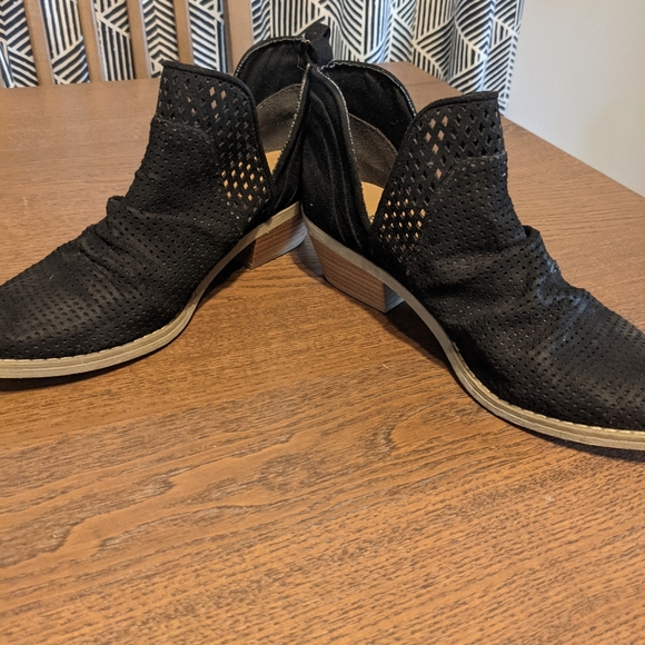 Report black suede boots - Picture 4 of 5